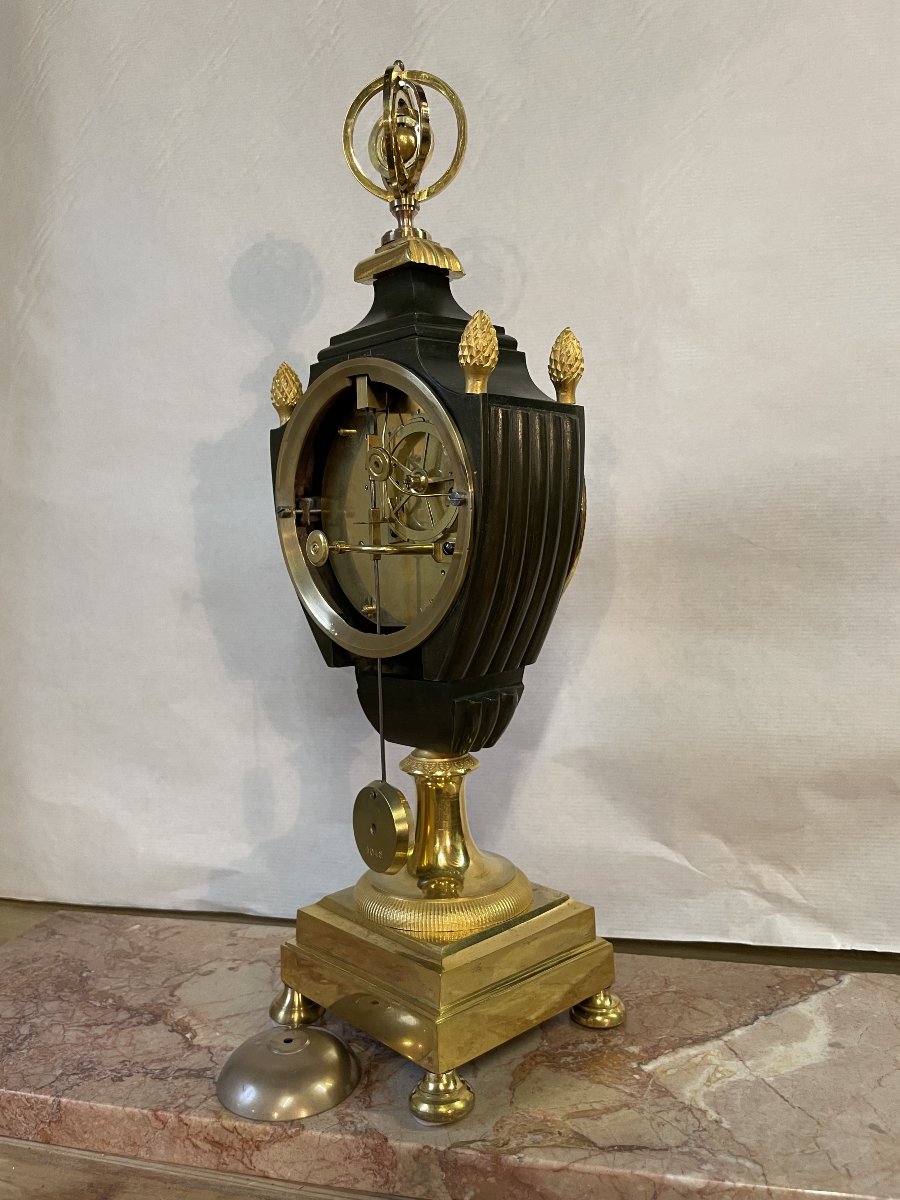 PENDULE EMPIRE VASE " ECUSSON " BRONZE , HT 38-photo-4