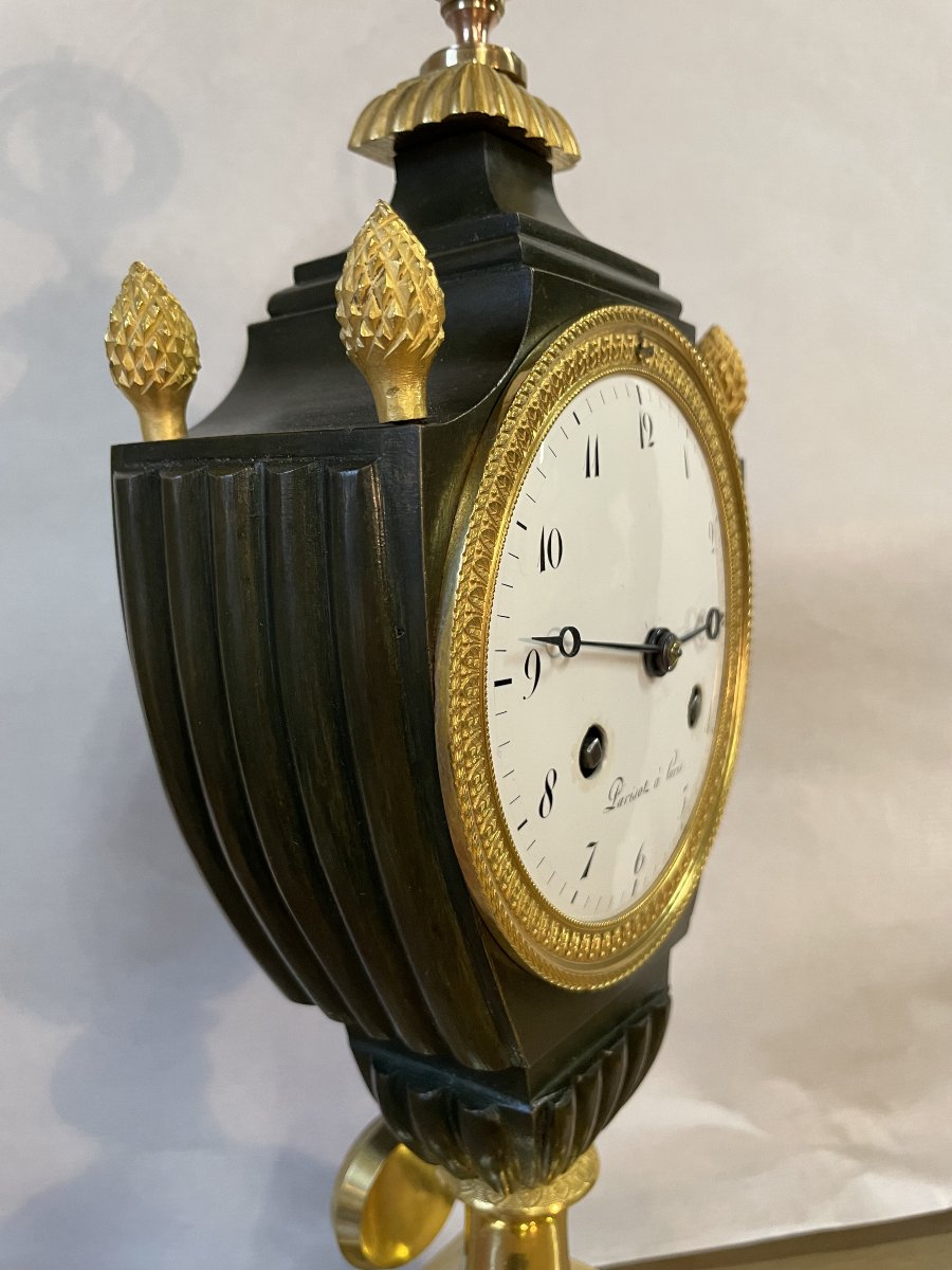 PENDULE EMPIRE VASE " ECUSSON " BRONZE , HT 38-photo-2