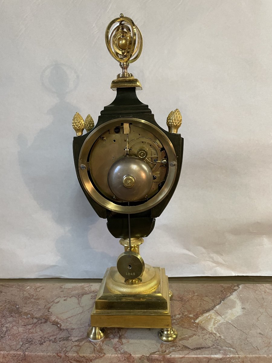 PENDULE EMPIRE VASE " ECUSSON " BRONZE , HT 38-photo-6