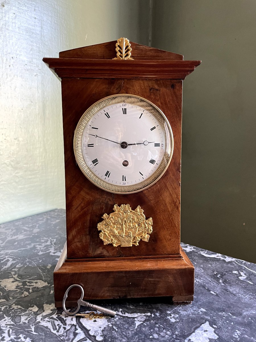 Empire Clock, H 33.