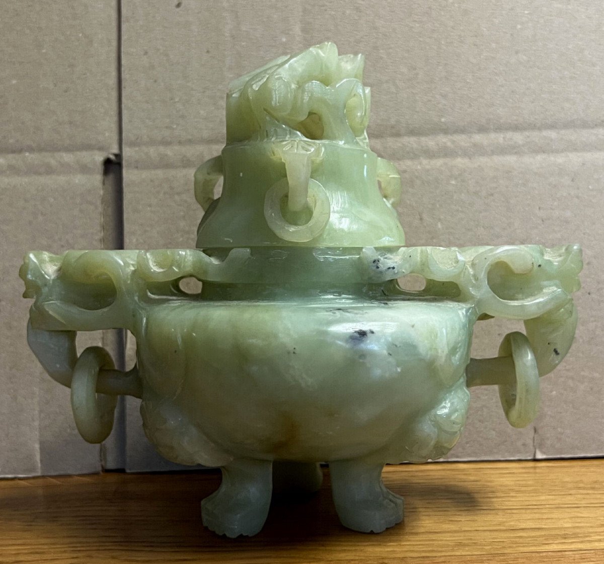 Chine, Dynastie Qing, XIXe Siècle : Brule-parfum En Jade Celadon  
