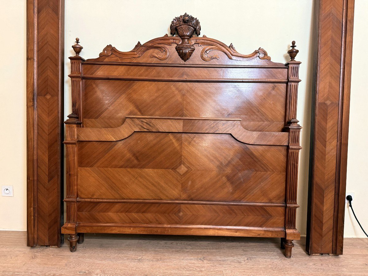 Louis XVI Style Center Bed In Walnut-photo-3