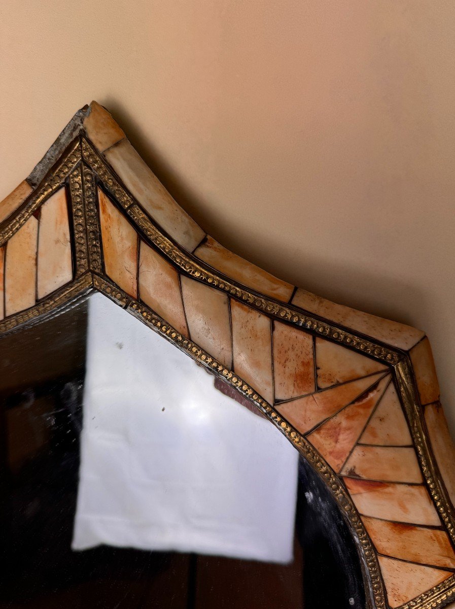 Orient Début XXeme : Miroir De Forme Atypique Réalisé En Os De Chameau   -photo-3