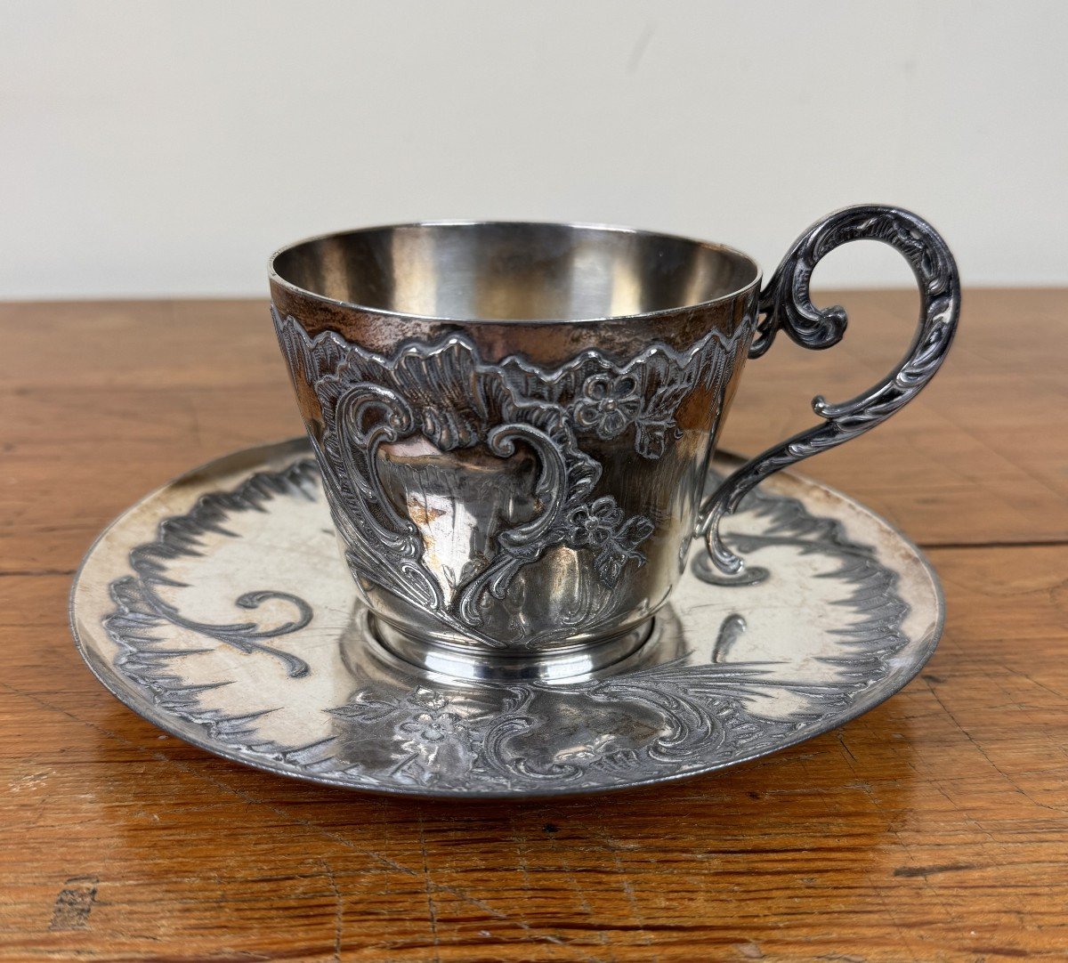 Gallia: Large Selfish Cup With Its Silver Metal Saucer-photo-1