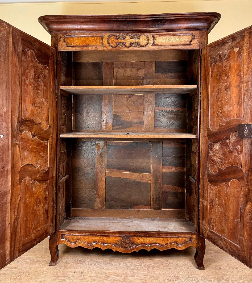 Armoire &eacute;poque Louis XV En Noyer Et Orme-photo-4