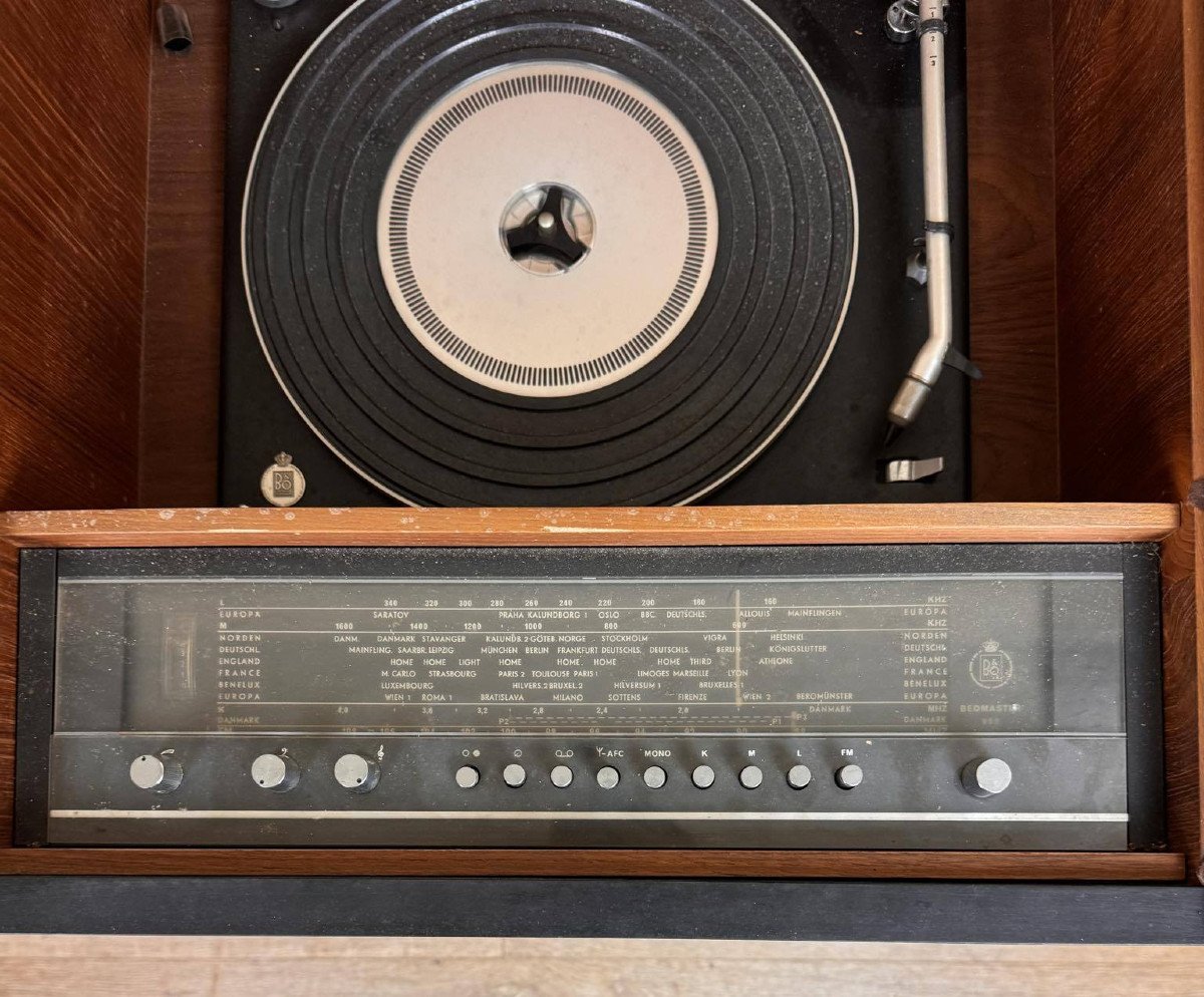 Enfilade Scandinave Avec Tourne Disque Et Radio Bang Et Olufsen Vers 1970-photo-5