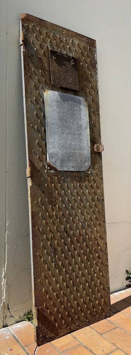 Industrial Design: Rare Studded Cast Iron Security Door For Private Premises-photo-3