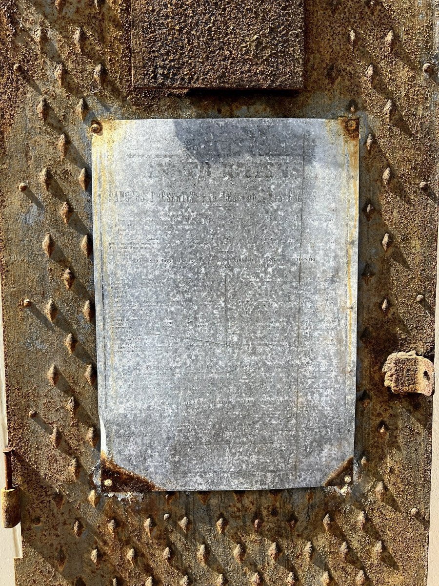Industrial Design: Rare Studded Cast Iron Security Door For Private Premises-photo-4