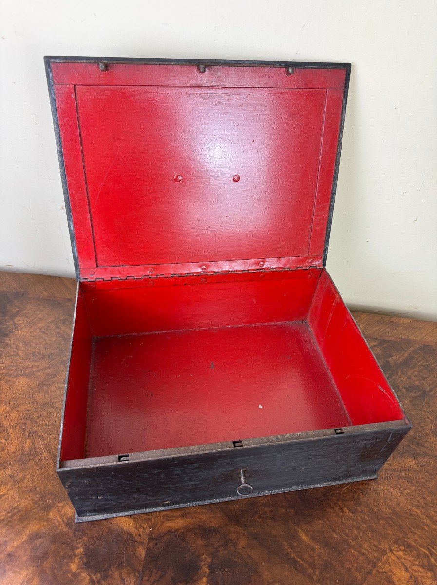 Old Small Portable Metal Safe From The Late 19th Century-photo-3