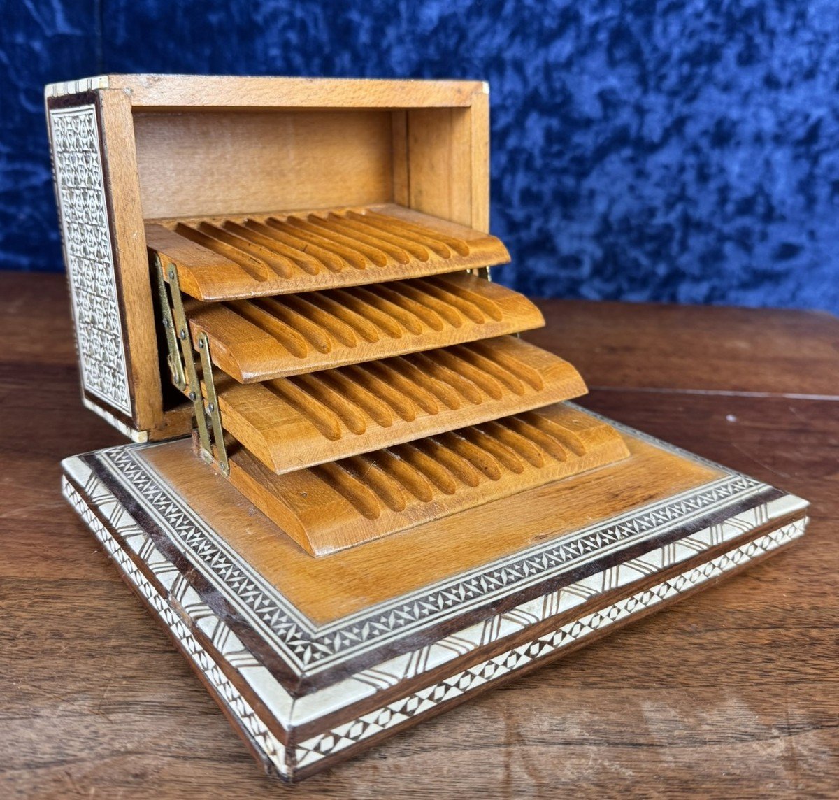 Boite à Cigarette Orientale (syrienne) En Marquèterie De Nacre
