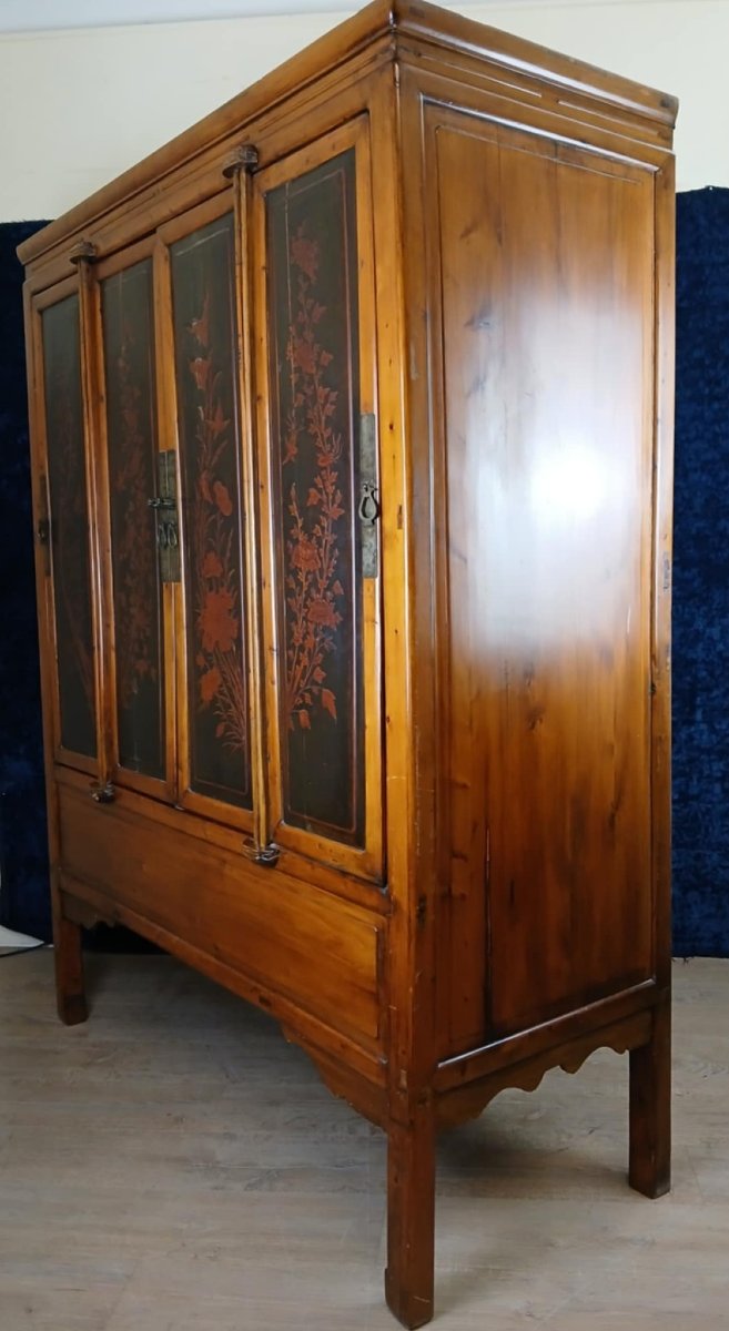 China, Early 20th Century: Large Lacquer Cabinet With Floral Decorations-photo-7