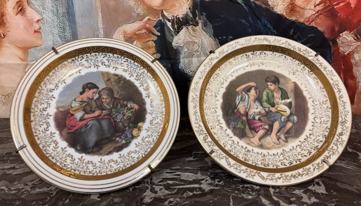 Paire d'Assiettes En Porcelaine d'Uzes