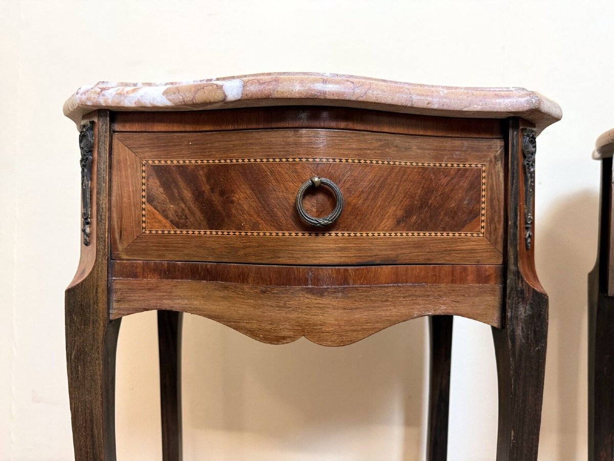 paire de tables d'apparat Louis XV galbées en marqueterie de bois précieux  -photo-1