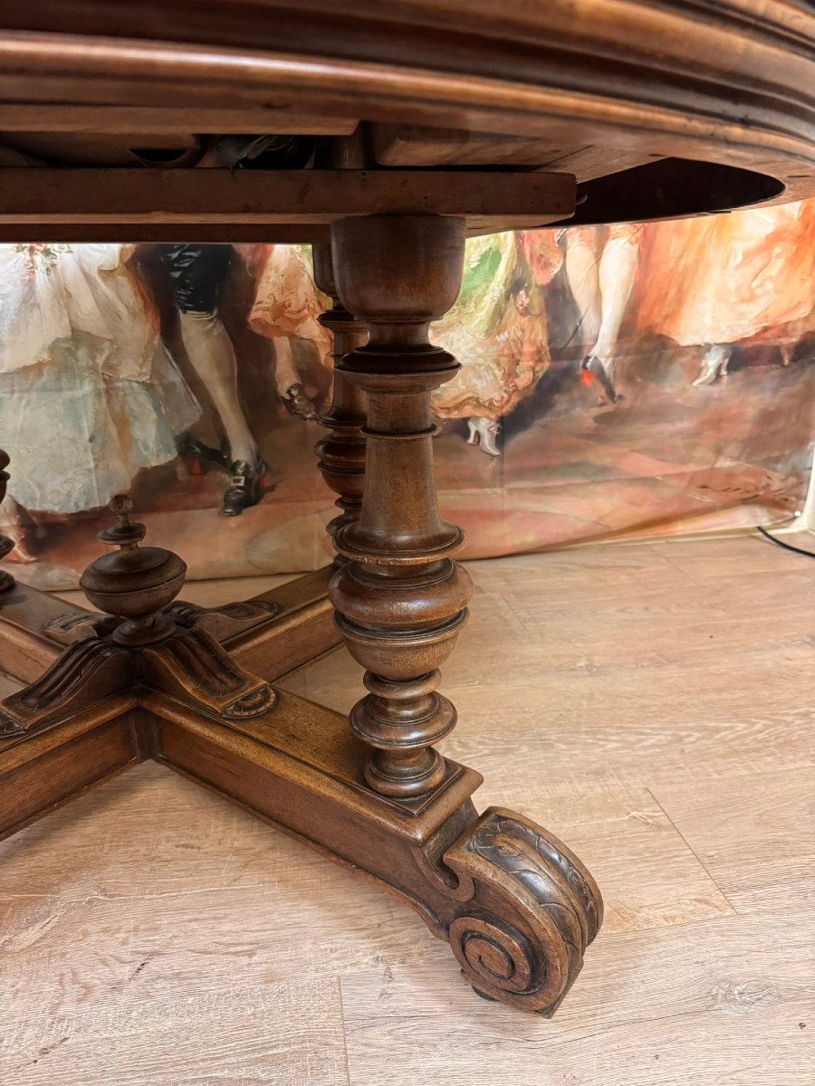 19th Century Circular Walnut Dining Room Table-photo-2