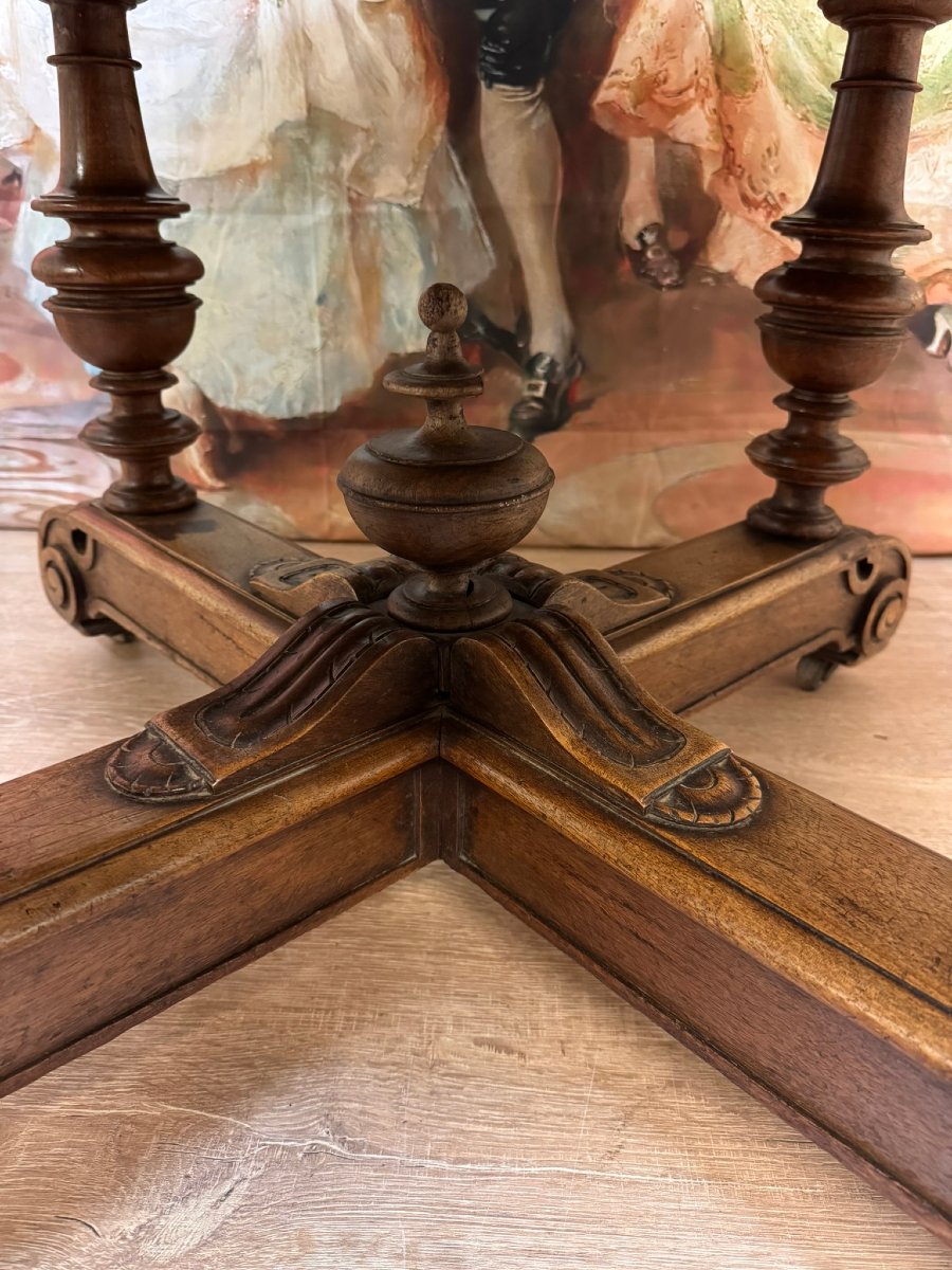 19th Century Circular Walnut Dining Room Table-photo-3