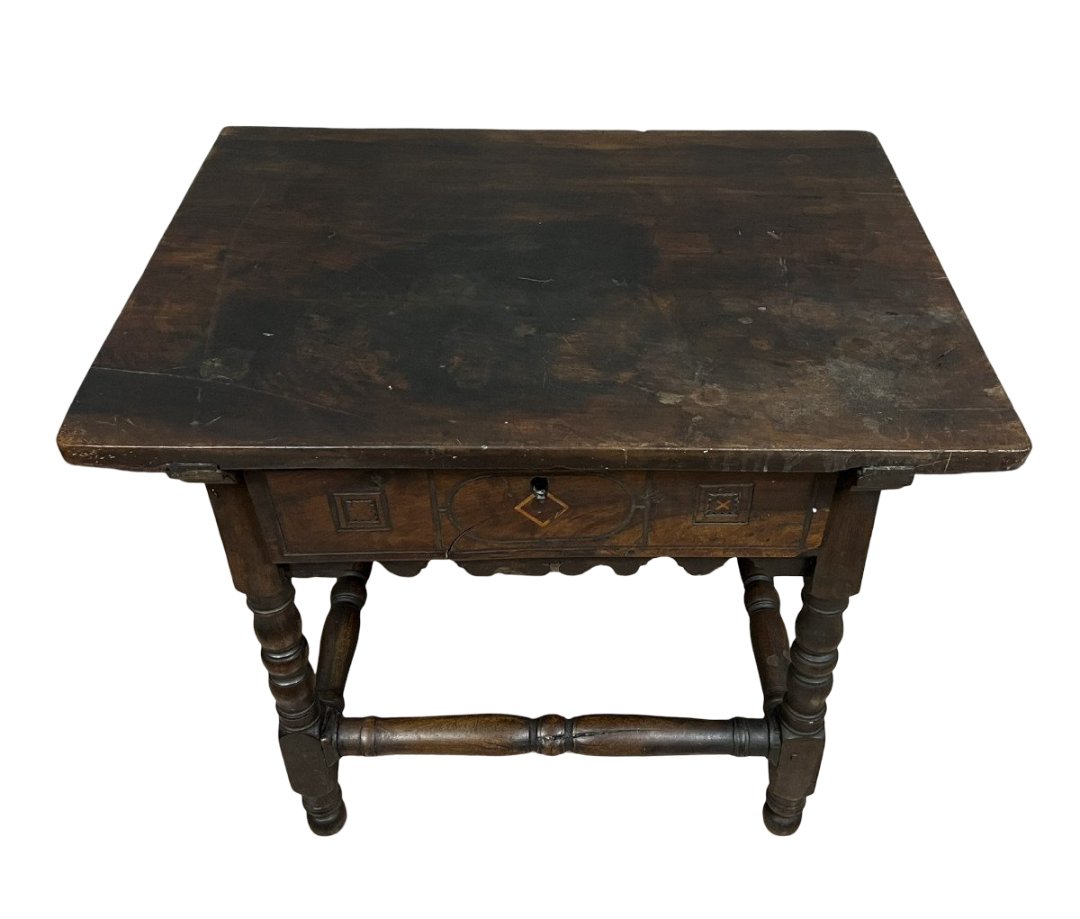 Bureau de changeur ou table de diamantaire époque Louis XIII en noyer -photo-1