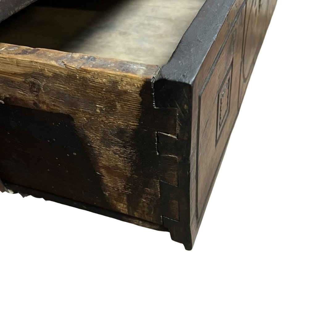 Bureau de changeur ou table de diamantaire époque Louis XIII en noyer -photo-2