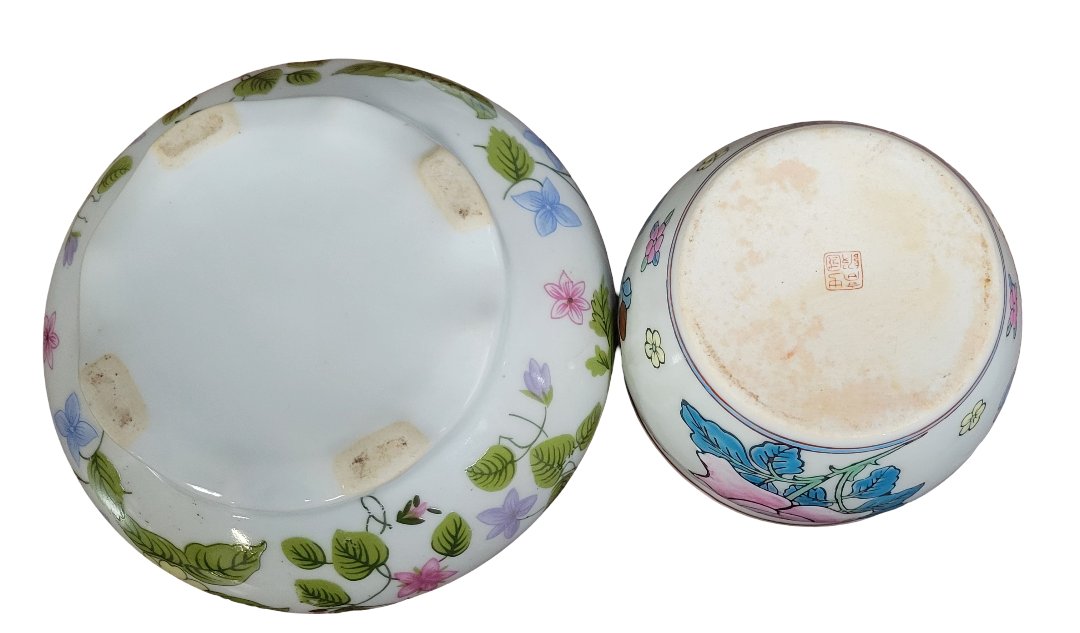 Two Shaped Pieces Of Chinese Porcelain-photo-4