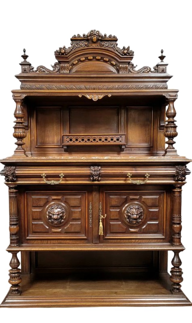 Renaissance Style Buffet In Carved Walnut 