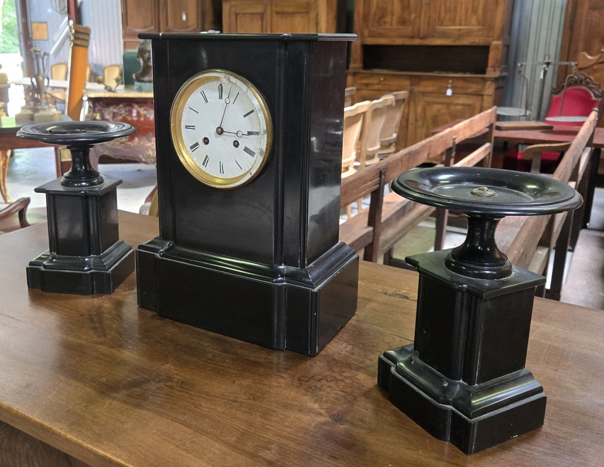 pendule borne époque Napoléon III avec ses deux cassolettes-photo-2