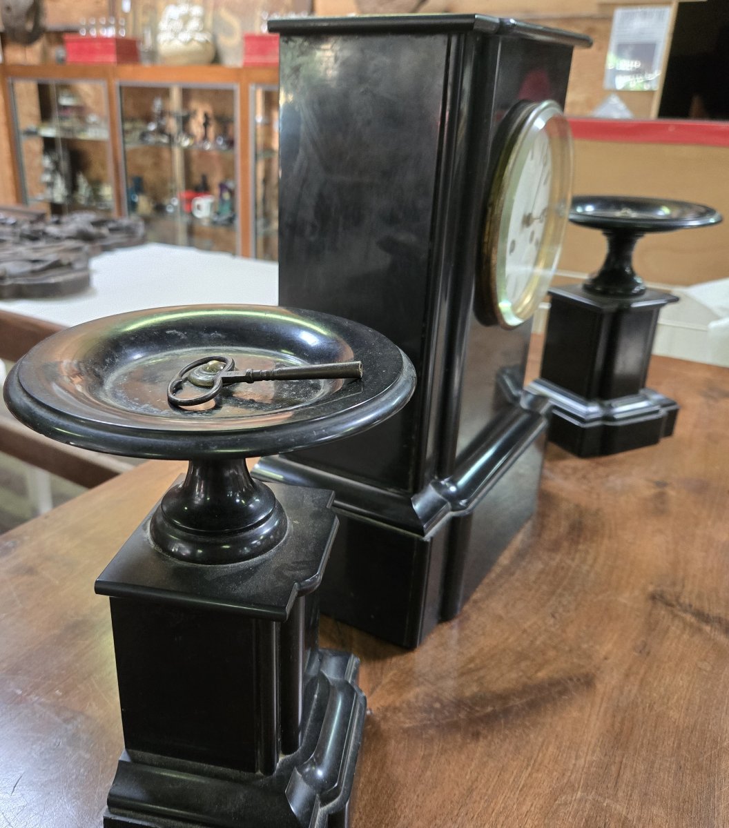 pendule borne époque Napoléon III avec ses deux cassolettes-photo-4