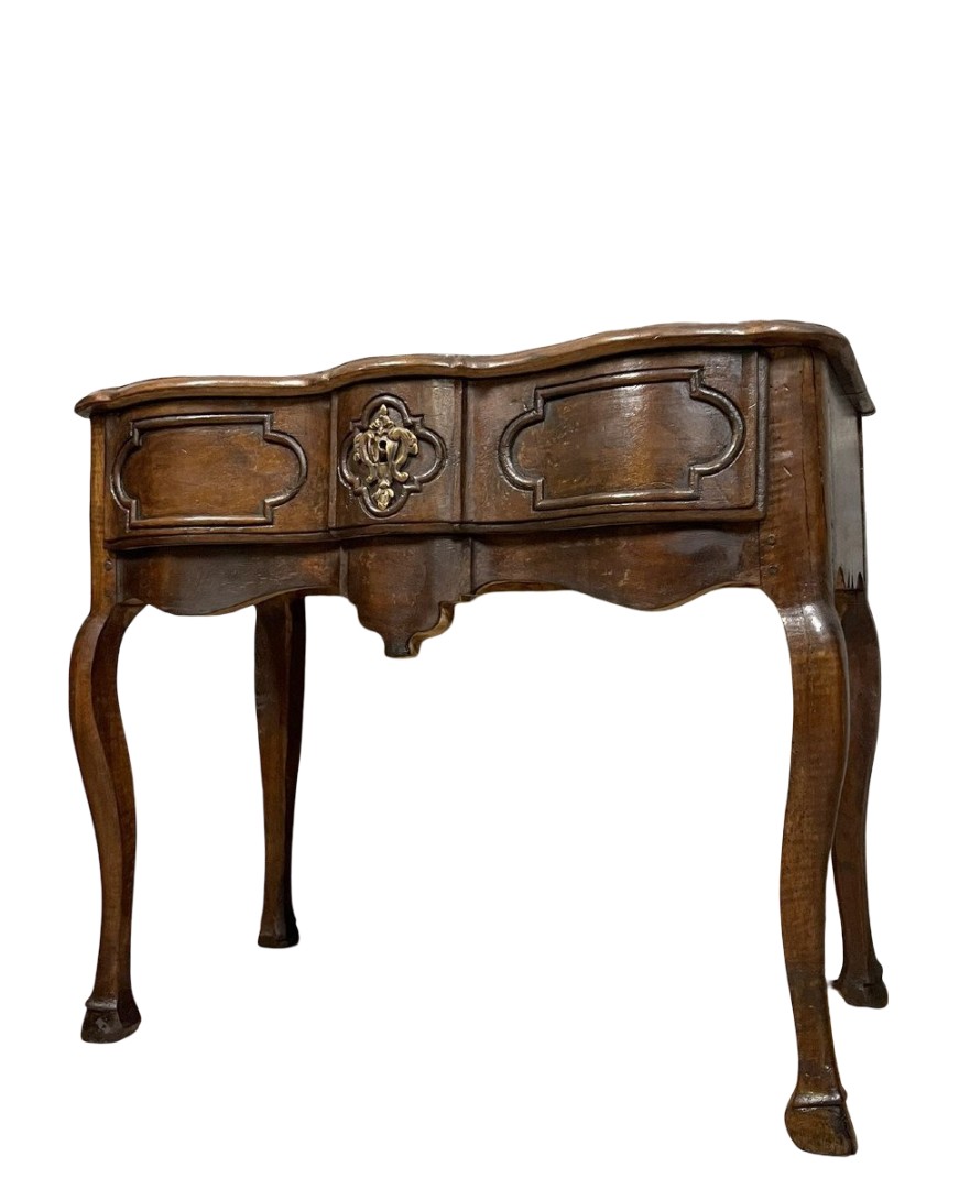 Louis XV Period Crossbow Console In Walnut