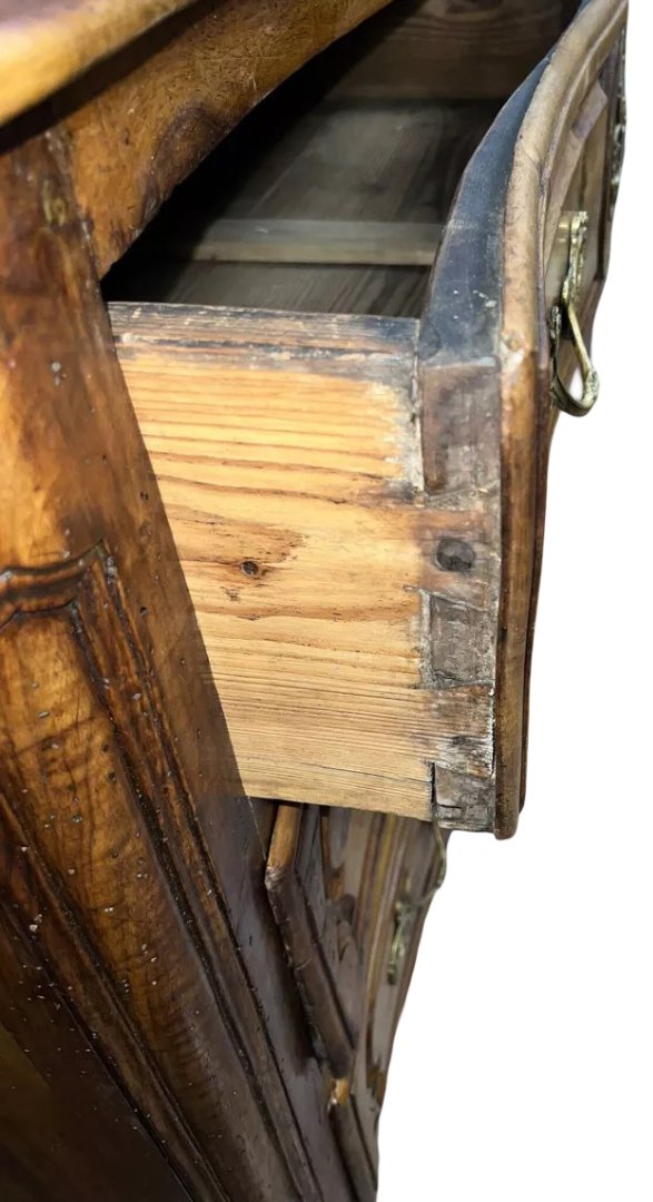 Commode Lyonnaise galbée époque louis XV en noyer -photo-6
