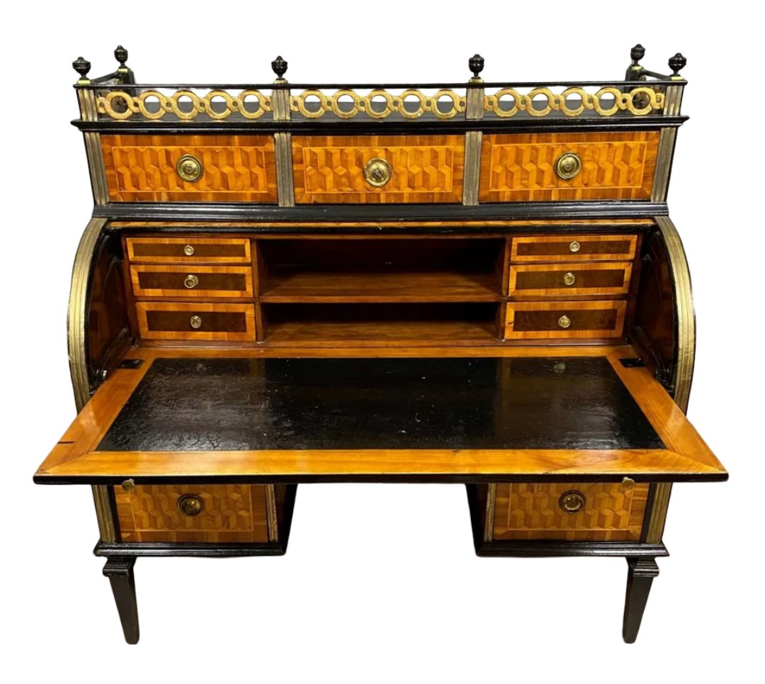 Important Louis XVI Period Cylinder Desk In Marquetry-photo-1