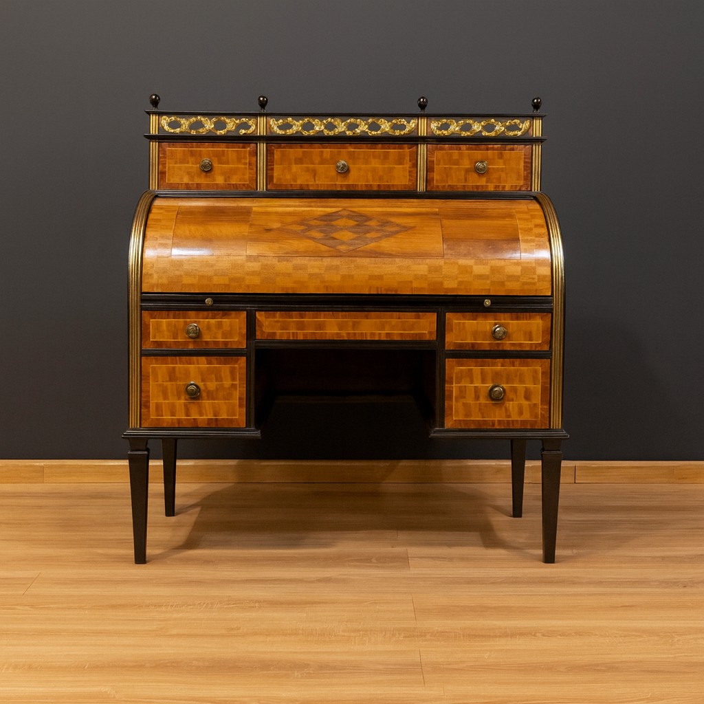 Important Bureau a Cylindre époque Louis XVI en marquéterie