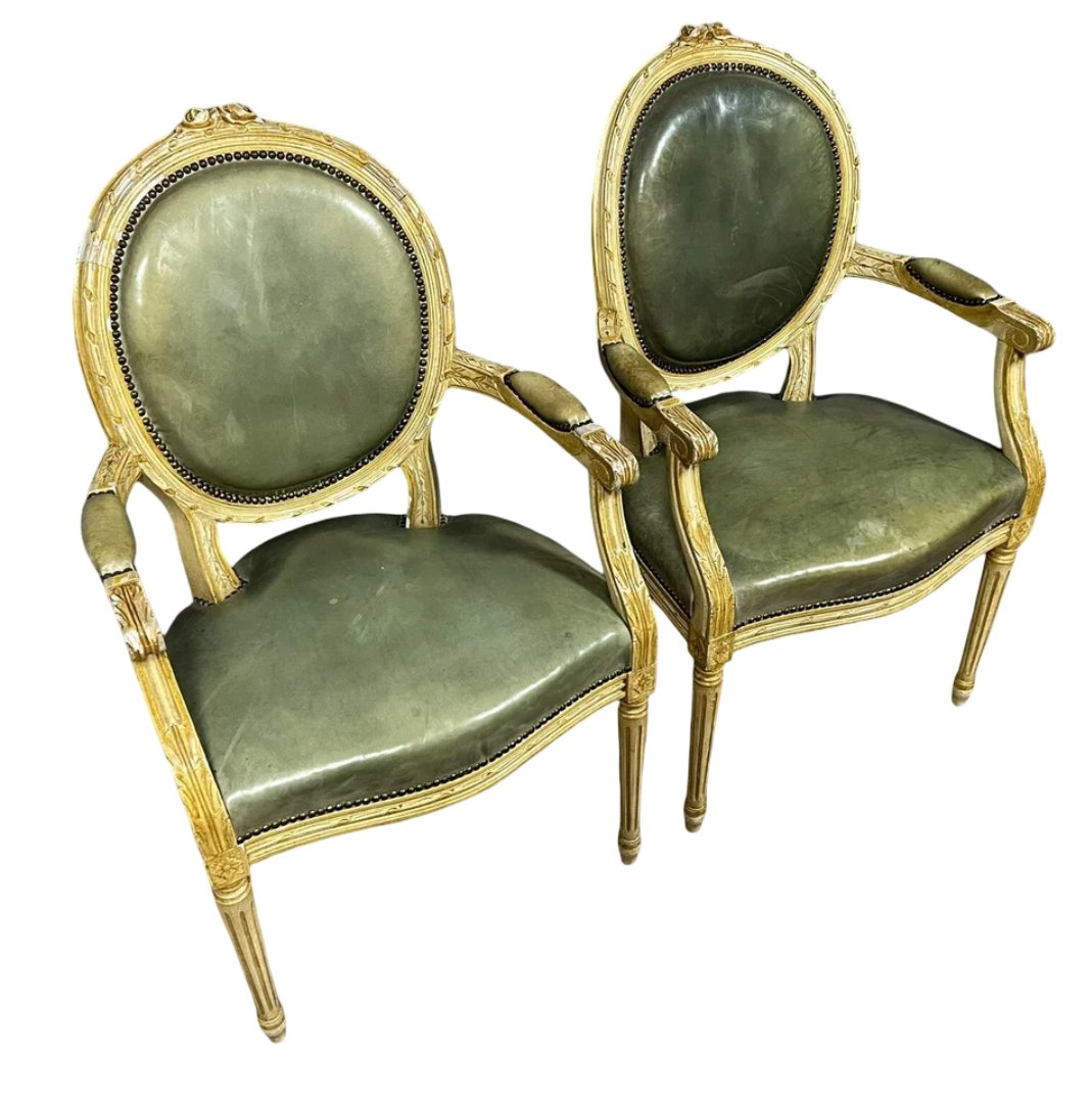 Pair Of Louis XVI Cabriolet Armchairs With Medallion Backs-photo-1