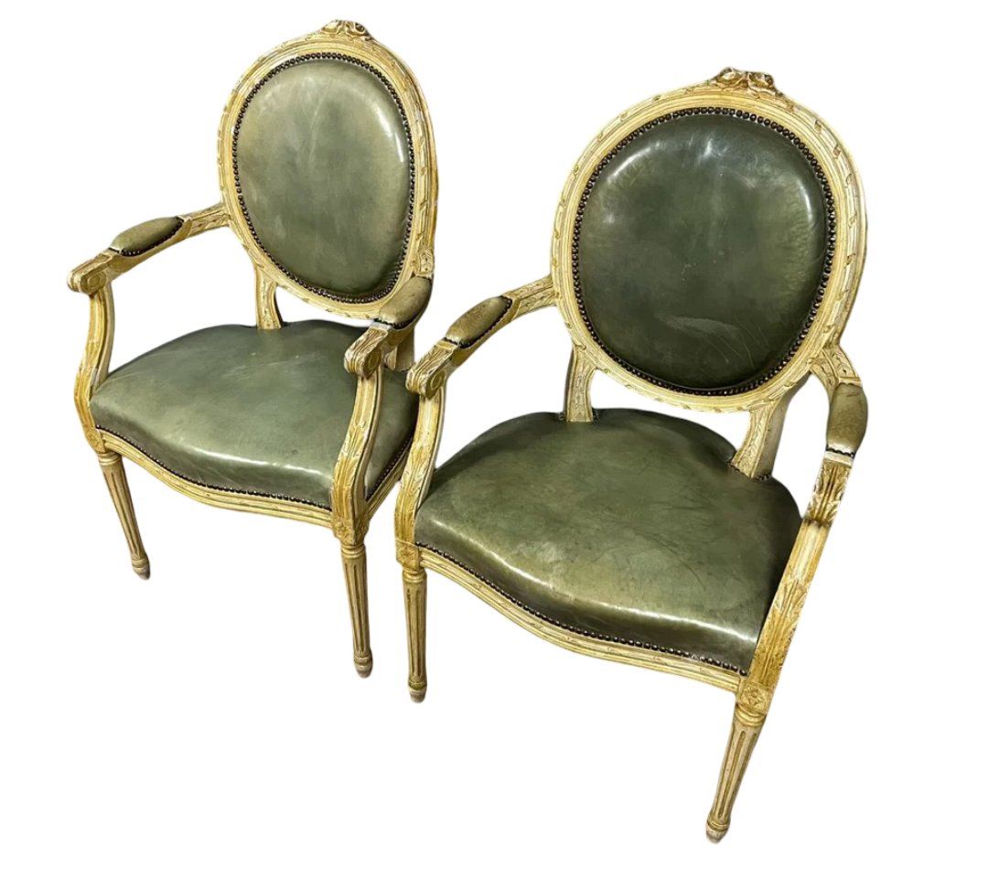 Pair Of Louis XVI Cabriolet Armchairs With Medallion Backs-photo-2