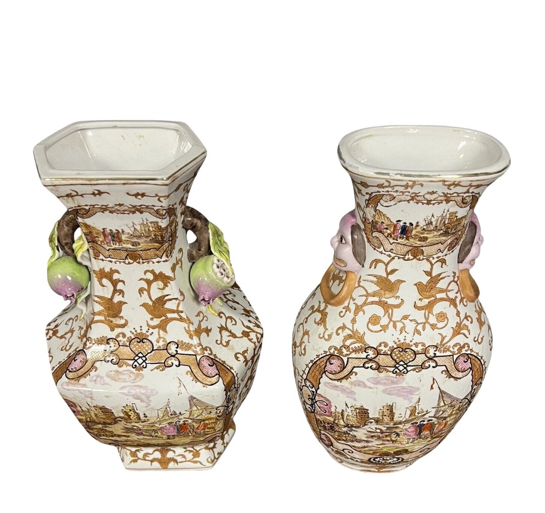 Deux vases Chinois en Porcelaine à décor polychrome et or de scènes portuaires-photo-3