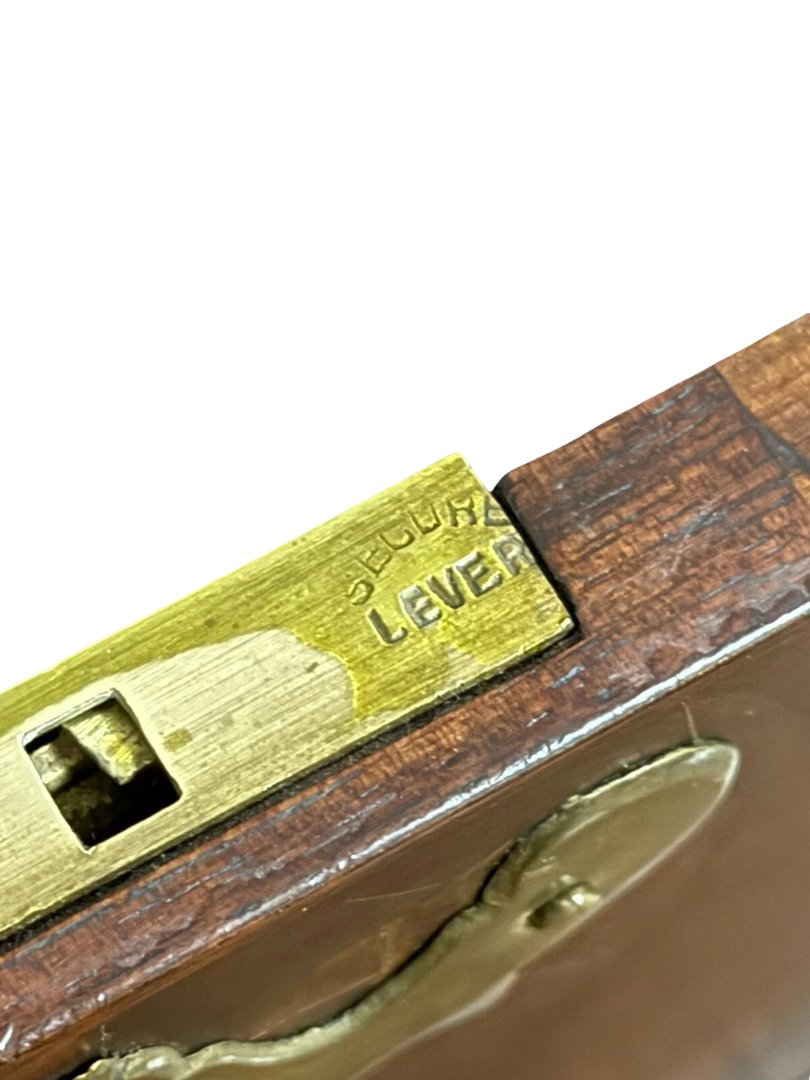 Angleterre XIXeme : Grand coffret en marquéterie de bois précieux vers 1880-photo-5