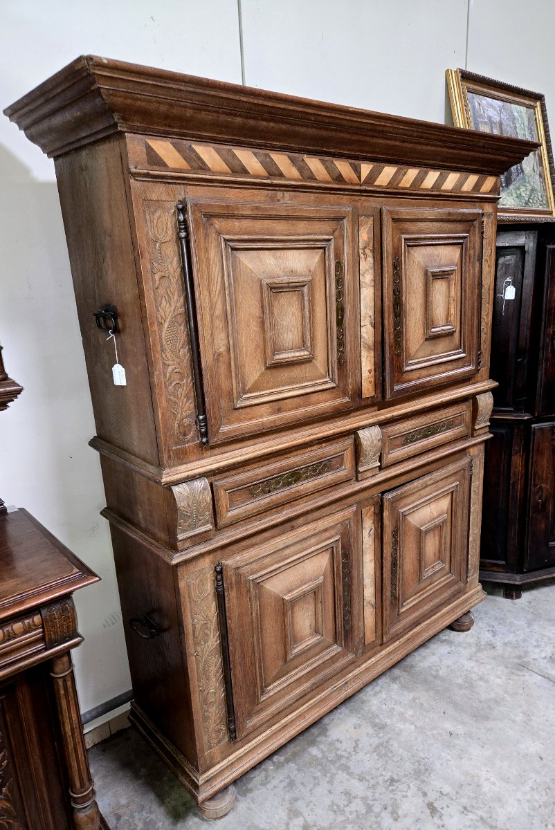 Buffet cabinet dit montbelliard époque XVIIIeme en chéne sculpté-photo-1
