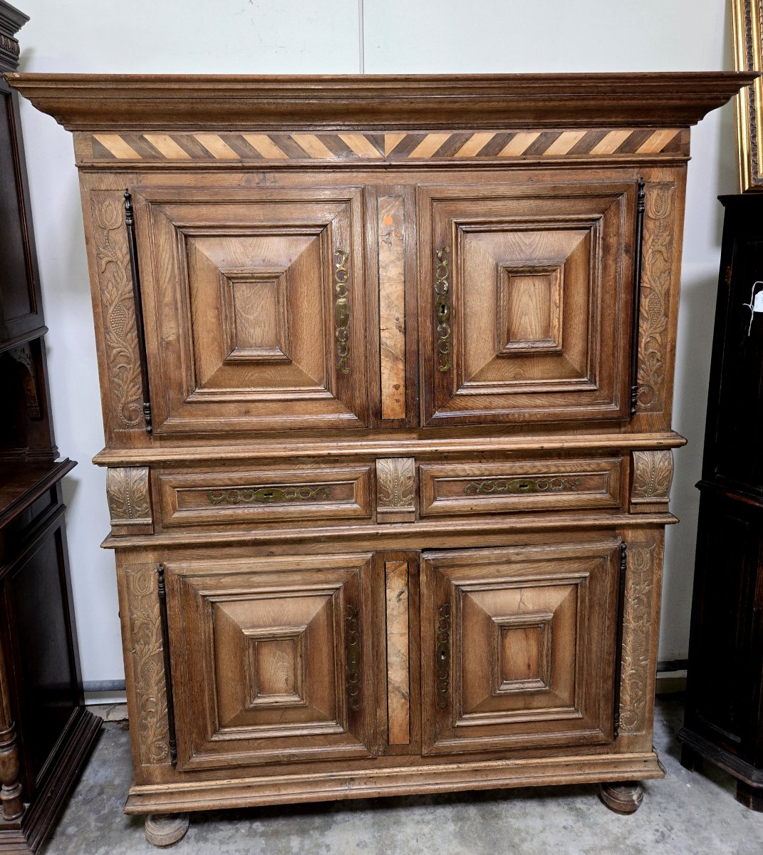 Buffet cabinet dit montbelliard époque XVIIIeme en chéne sculpté-photo-6