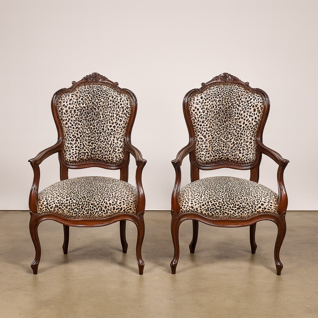 Paire de fauteuils de forme violonnée époque napoléon III en acajou époque XIXe