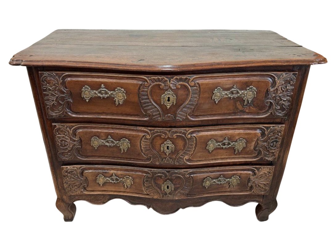 Importante commode Lyonnaise galbée époque Louis XV en noyer -photo-3