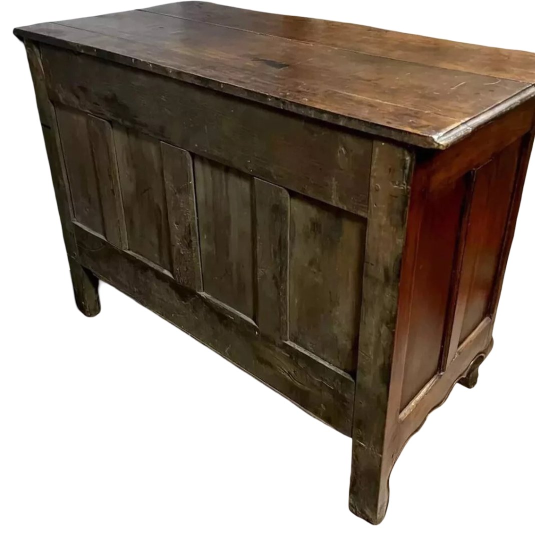Importante commode Lyonnaise galbée époque Louis XV en noyer -photo-5