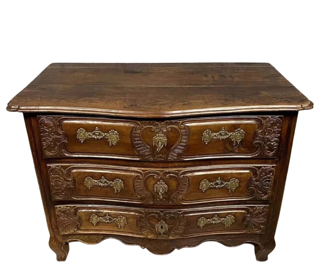 Importante commode Lyonnaise galbée époque Louis XV en noyer -photo-6