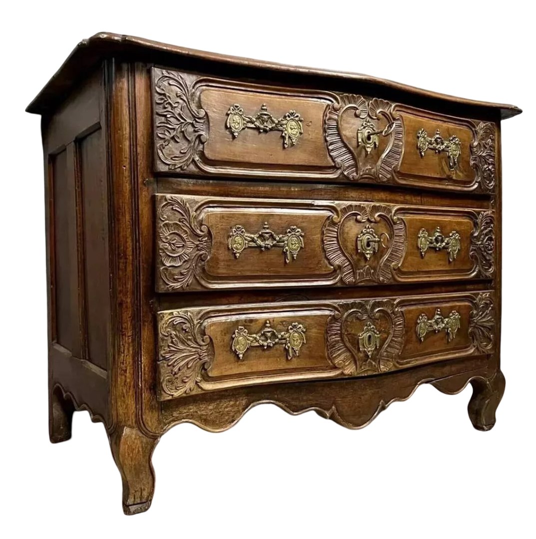 Importante commode Lyonnaise galbée époque Louis XV en noyer -photo-7