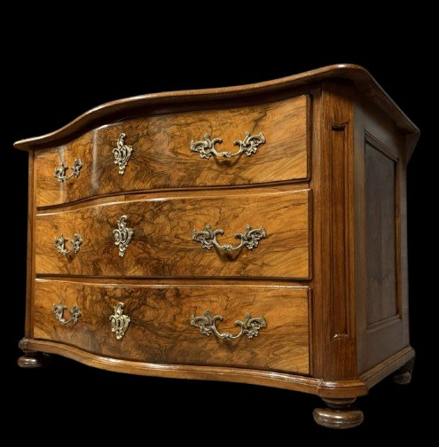 Curved Chest Of Drawers From The Louis XIV - Louis XV Period In Burr Walnut And Gilded Bronze-photo-5