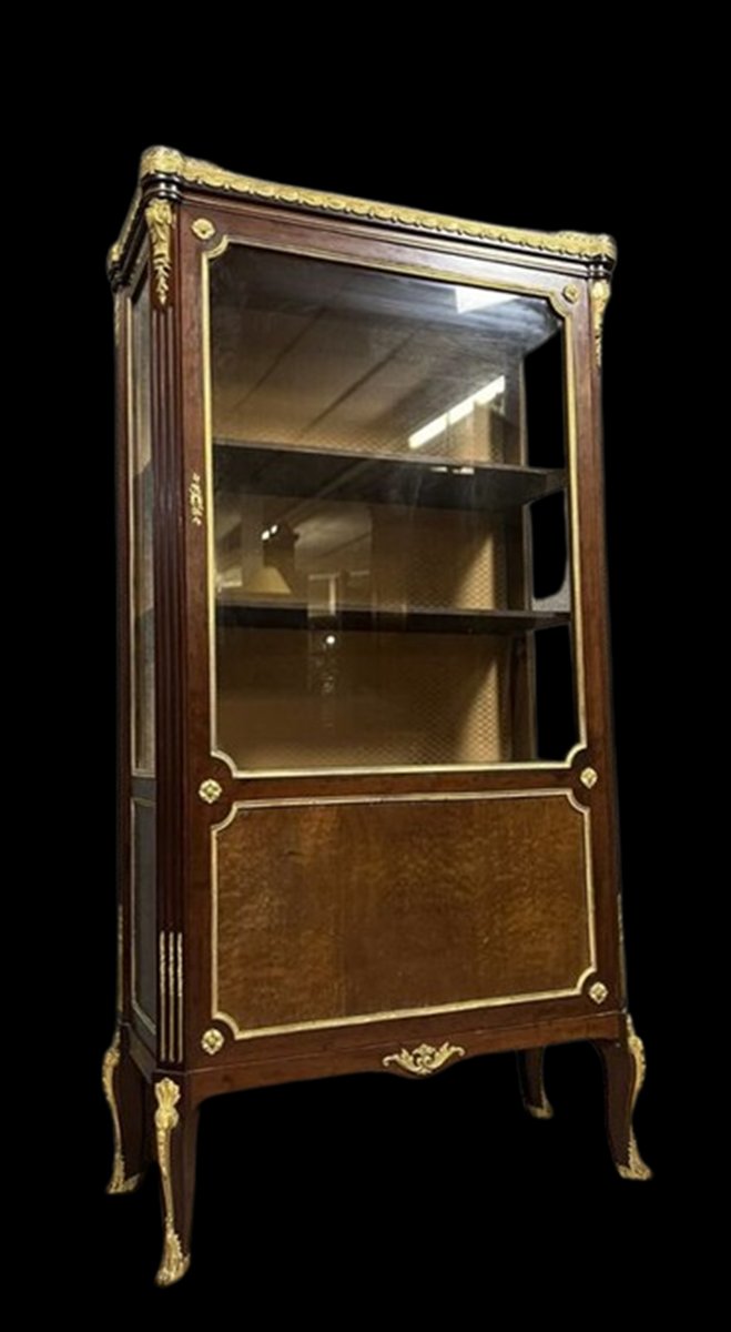 Vitrine style Louis XV a galerie en acajou et bronzes dorés époque XIXeme-photo-1