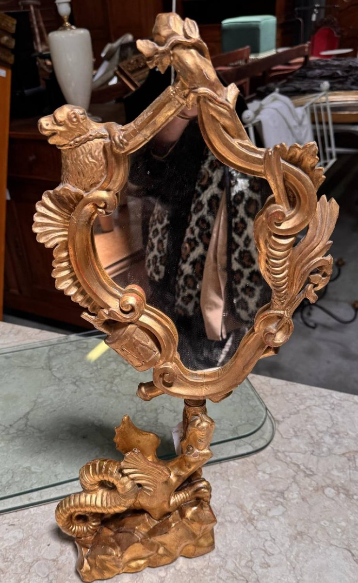 D'après Gabriel Viardot : miroir au dragon en bois doré 