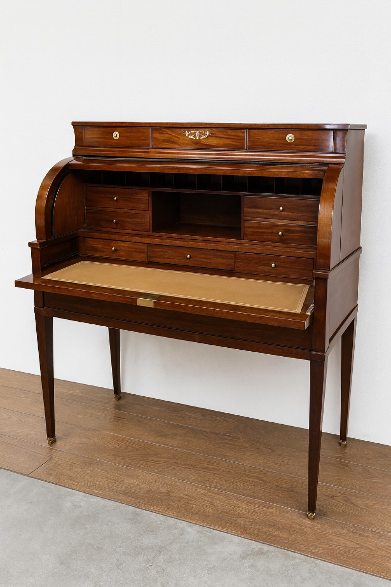Important bureau a cylindre a double ecritoire style Louis XVI en acajou