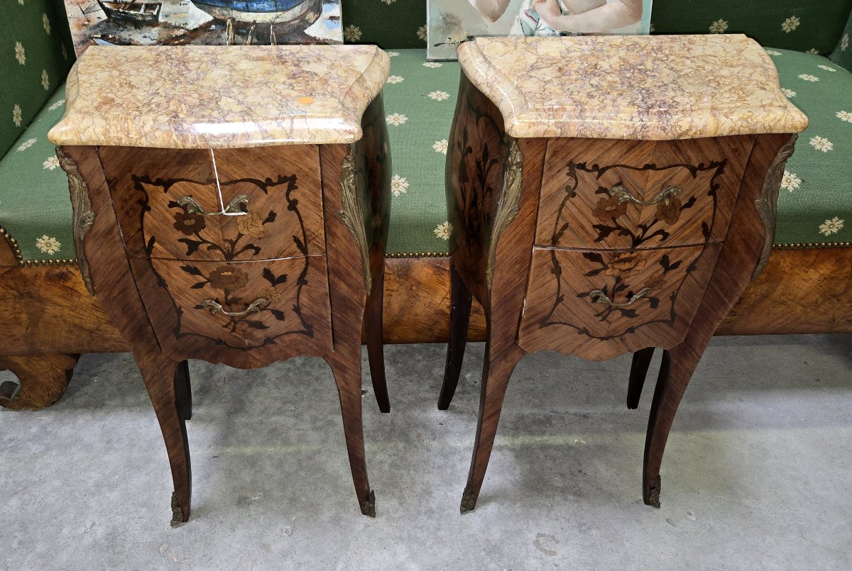 paire de tables de nuit style Louis XV en marquéterie-photo-1