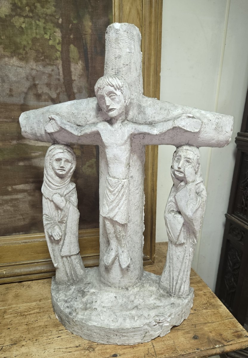 Gabriel GOUTTARD (1927-2015). Calvaire en plâtre sculpté en ronde bosse.-photo-1