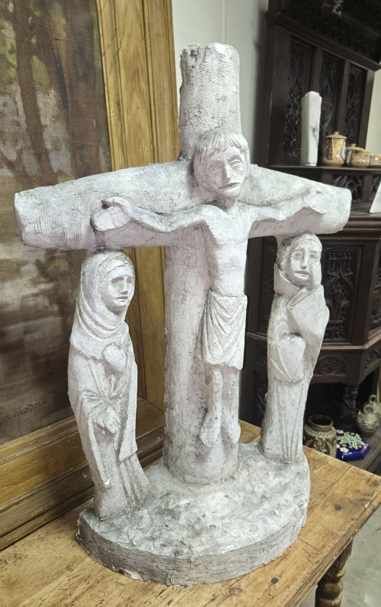Gabriel GOUTTARD (1927-2015). Calvaire en plâtre sculpté en ronde bosse.-photo-2