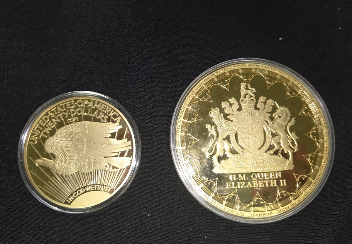 2 piéces ou medailles en Frappe limitée doré a l'or fin-photo-4