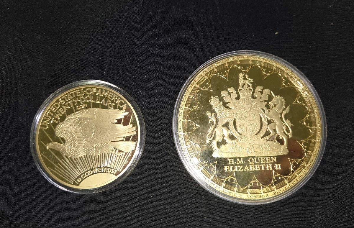 2 piéces ou medailles en Frappe limitée doré a l'or fin-photo-5