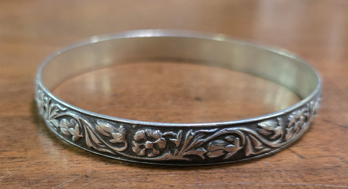 Art Deco Style Silver Bracelet With Raised Flower Motifs-photo-4
